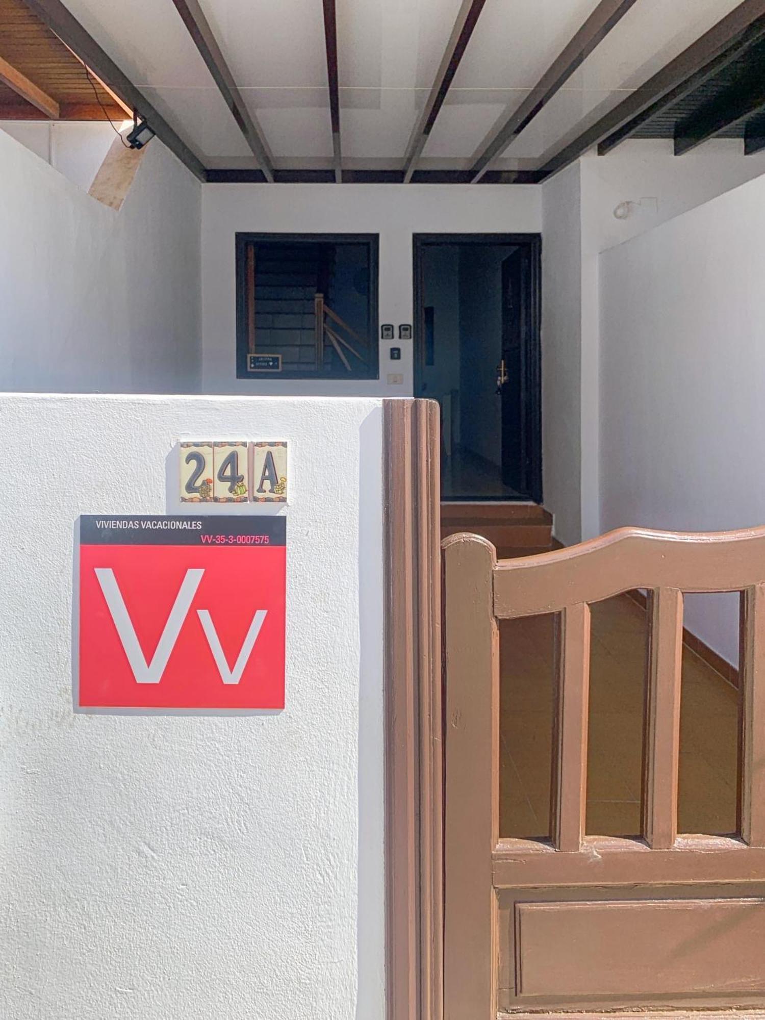 Habitaciones Privadas Cerca De La Playa Y Aeropuerto En Casa Compartida Con Otros Huespedes Playa Honda  Bagian luar foto
