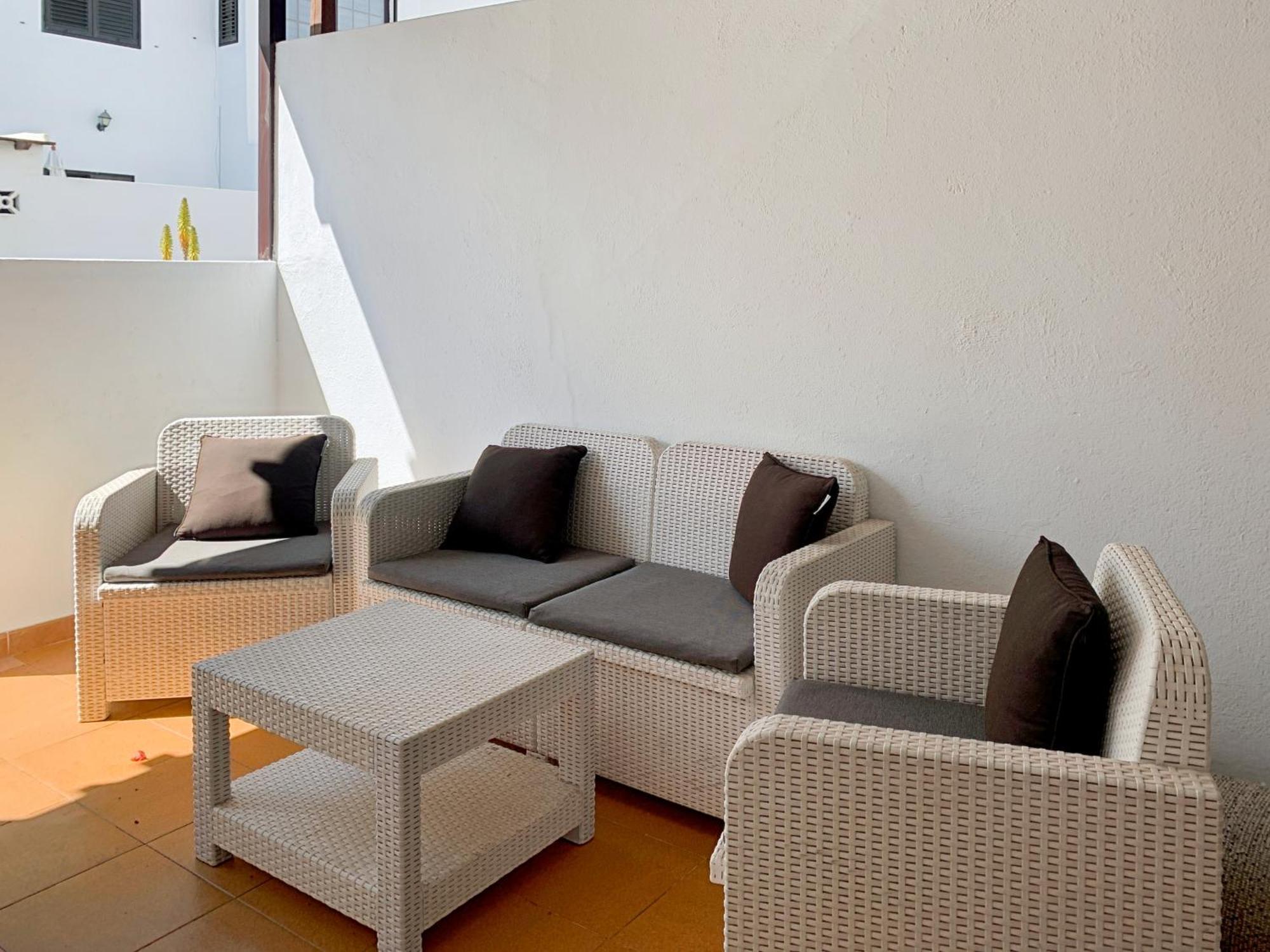 Habitaciones Privadas Cerca De La Playa Y Aeropuerto En Casa Compartida Con Otros Huespedes Playa Honda  Bagian luar foto