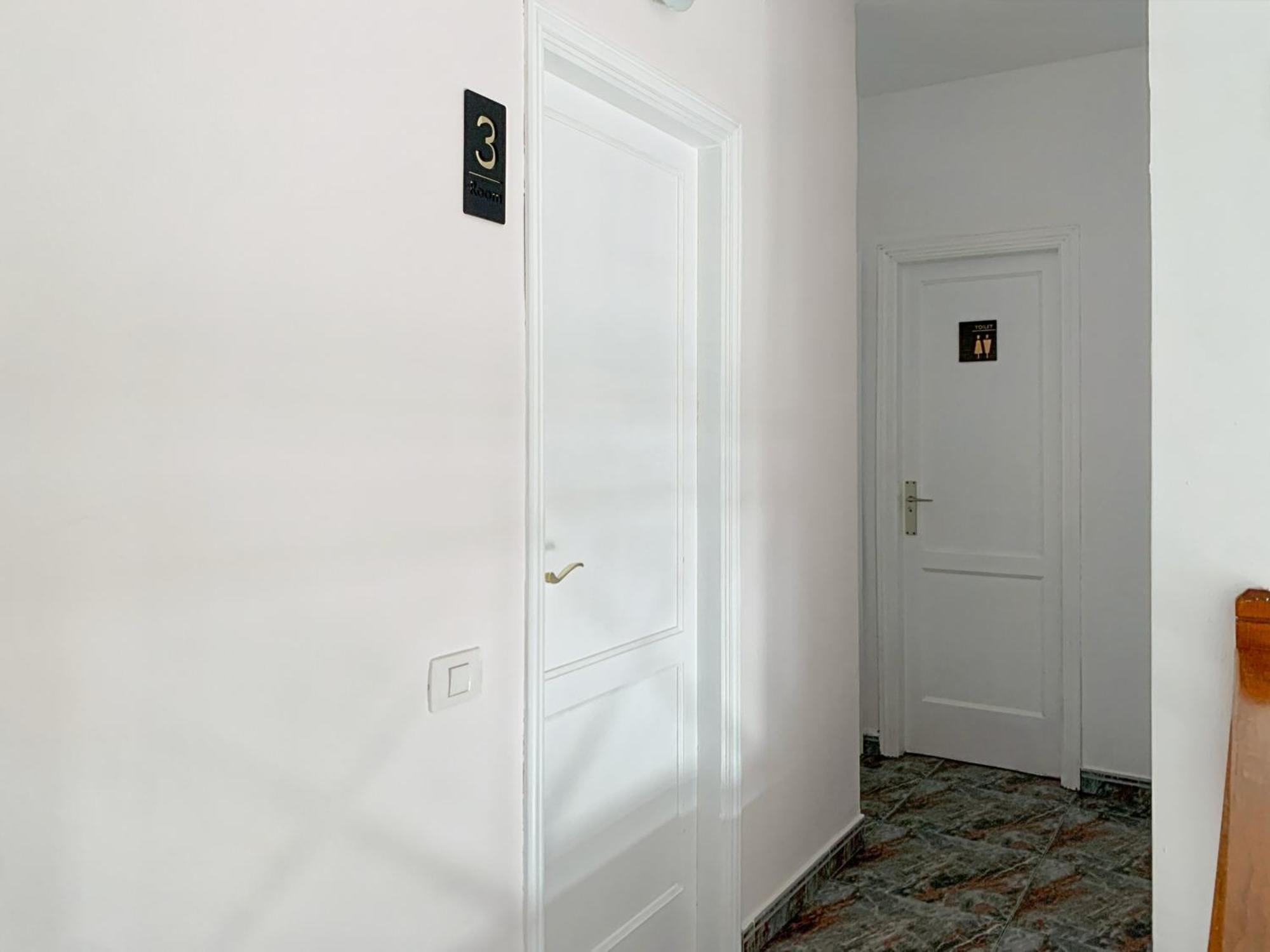 Habitaciones Privadas Cerca De La Playa Y Aeropuerto En Casa Compartida Con Otros Huespedes Playa Honda  Bagian luar foto