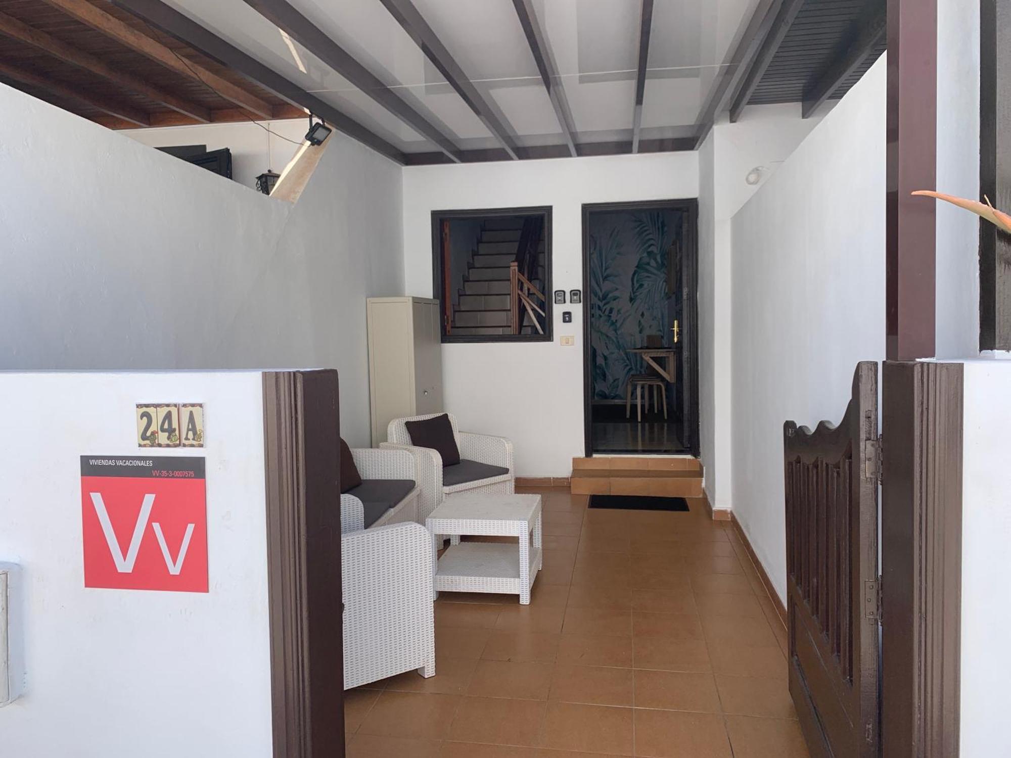 Habitaciones Privadas Cerca De La Playa Y Aeropuerto En Casa Compartida Con Otros Huespedes Playa Honda  Bagian luar foto